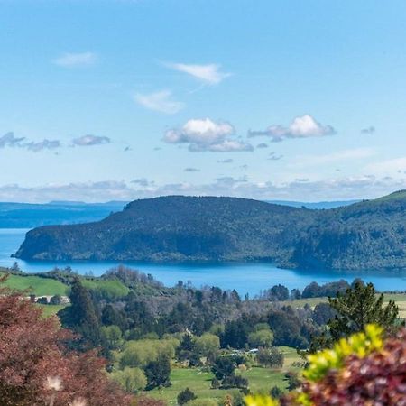 Scenic Solitude - Wake Up To Lake And Mountain Views! Taupo Exterior foto
